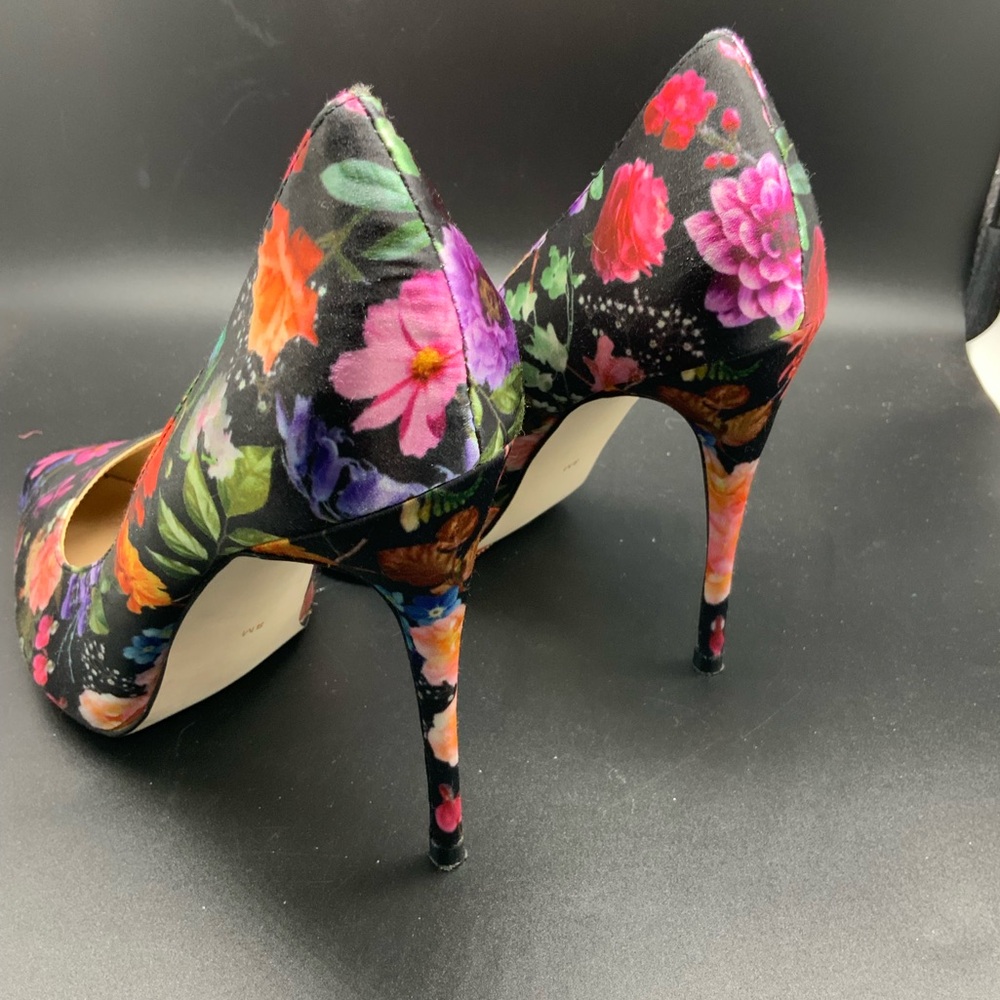 Nicole Atelier Collection - Picture 3 of 3
